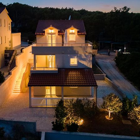 Villa Zdenka ミルナ エクステリア 写真